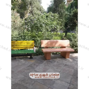 نیمکت بتنی پشتی دار در کنار نیمکت فلزی پارکی